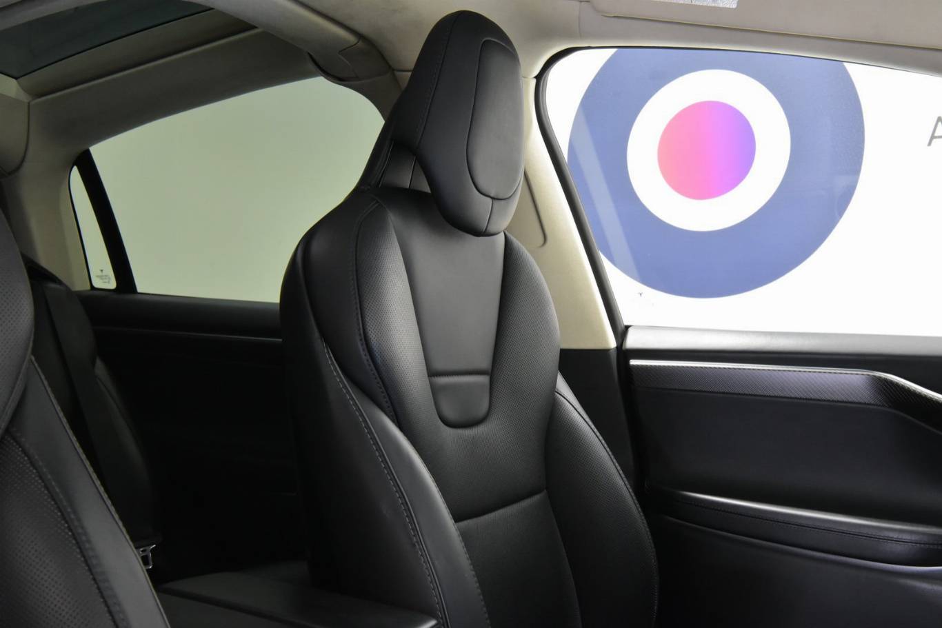 TESLA Model X 56