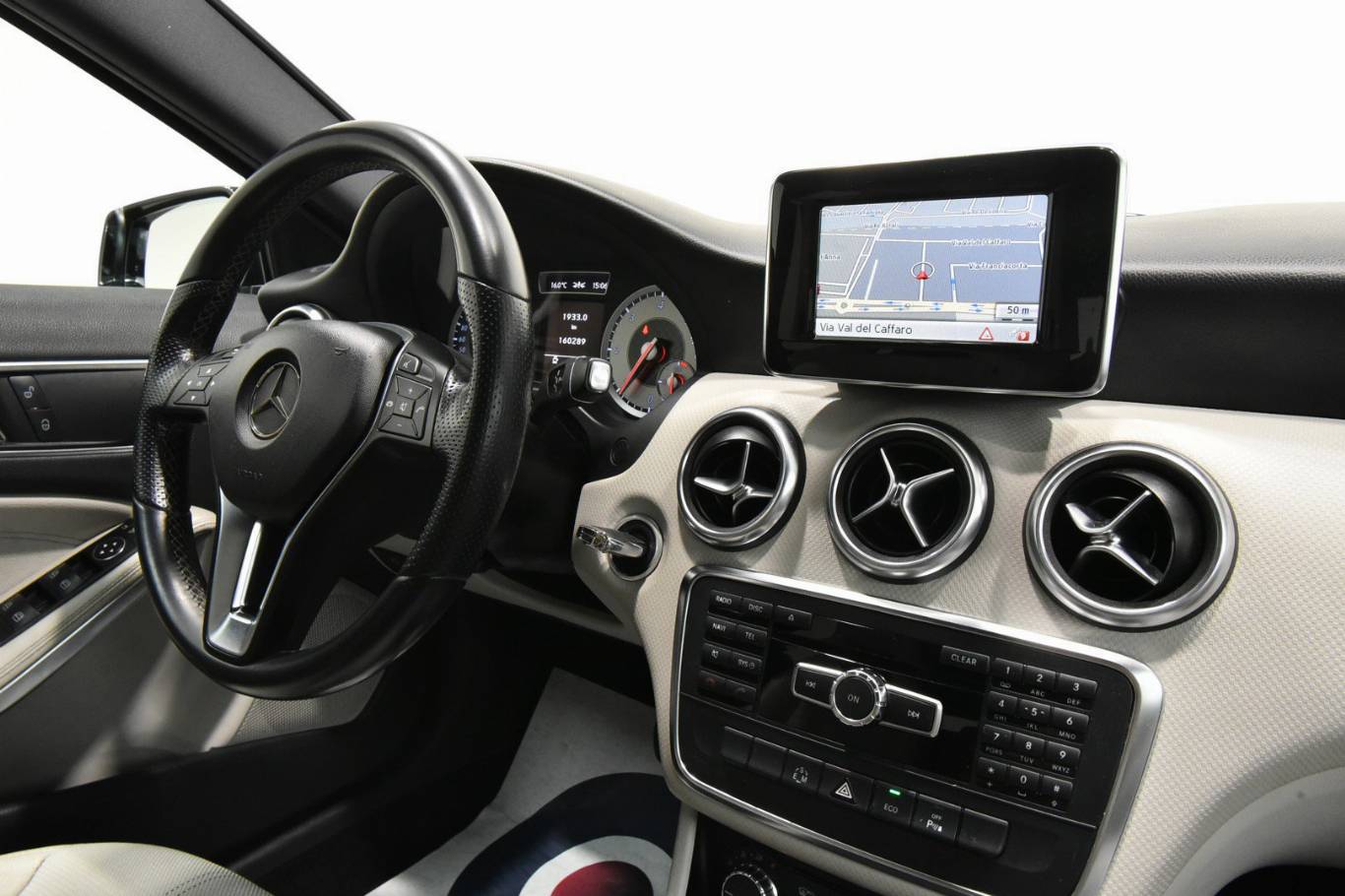 MERCEDES-BENZ A 180 28