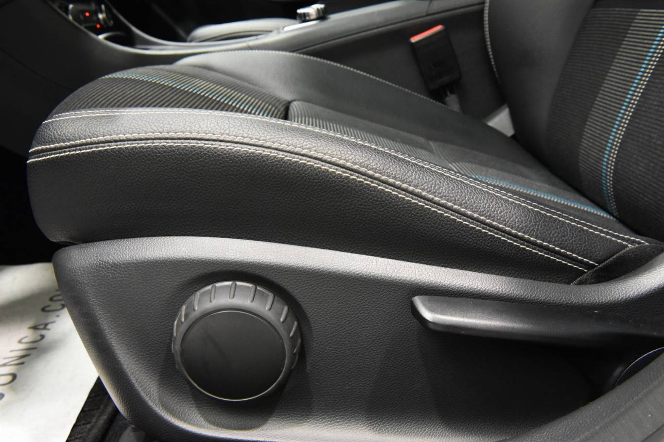 MERCEDES-BENZ CLA 200 34