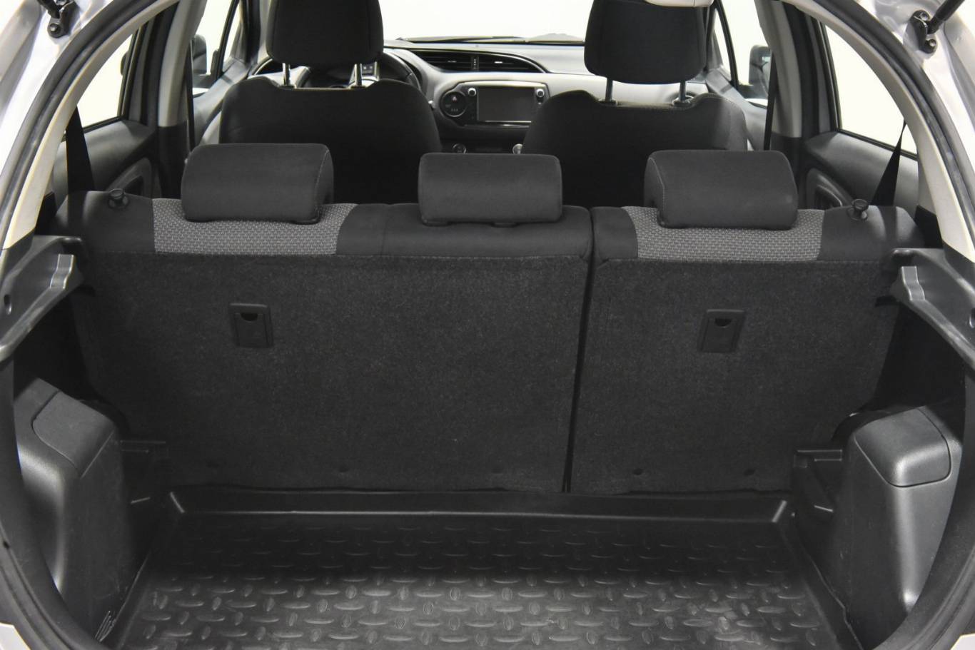 TOYOTA Yaris 11