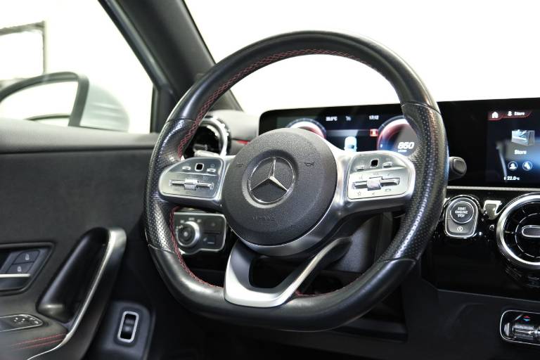 MERCEDES-BENZ A 180 45