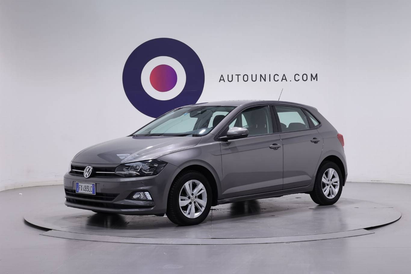 VOLKSWAGEN Polo 1