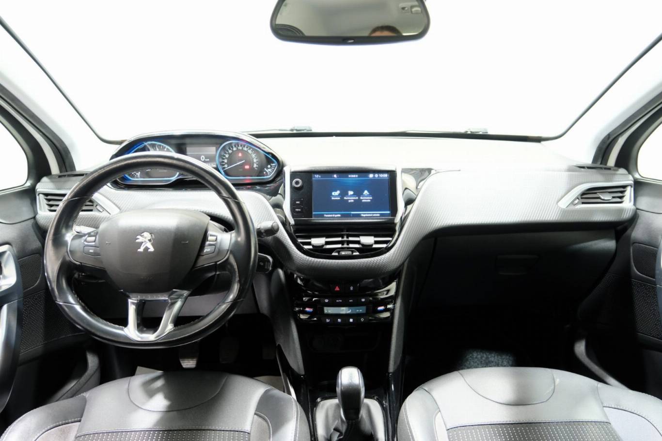 PEUGEOT 2008 10
