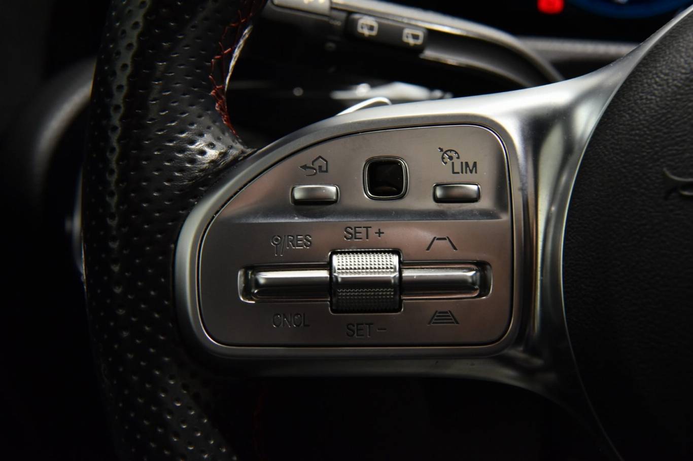 MERCEDES-BENZ A 250 7