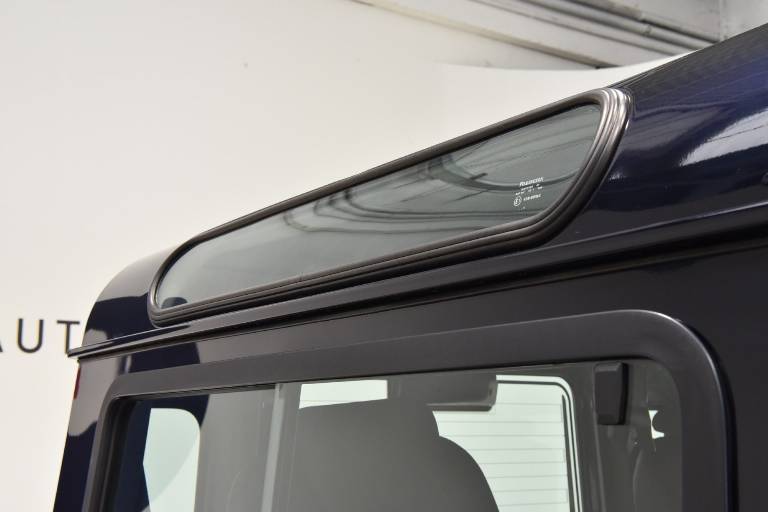 LAND ROVER Defender 57