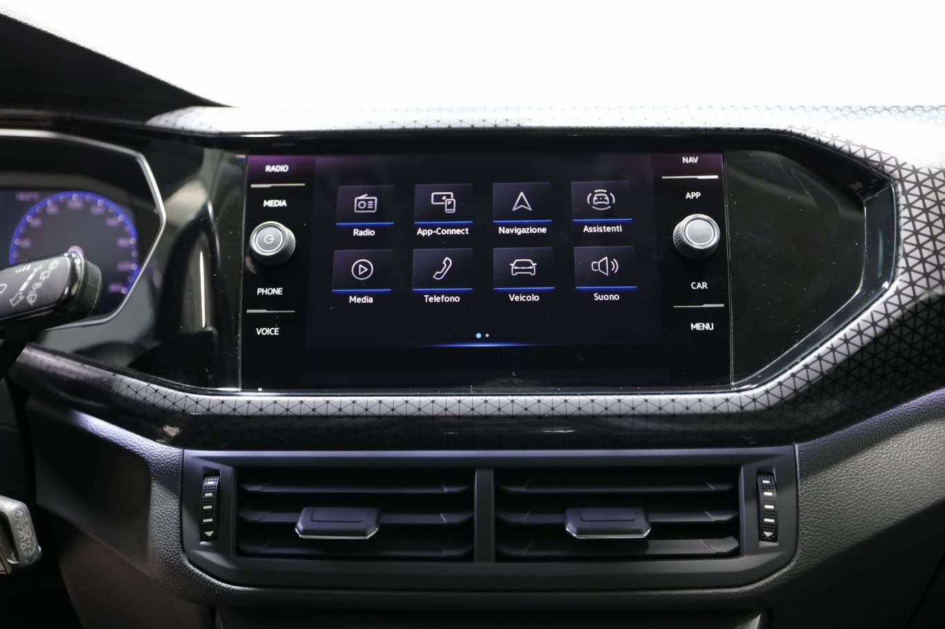 VOLKSWAGEN T-Cross 9