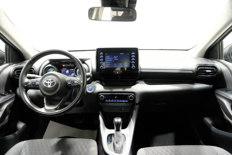 TOYOTA Yaris 37