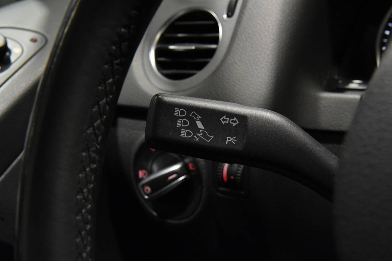 VOLKSWAGEN Tiguan 24