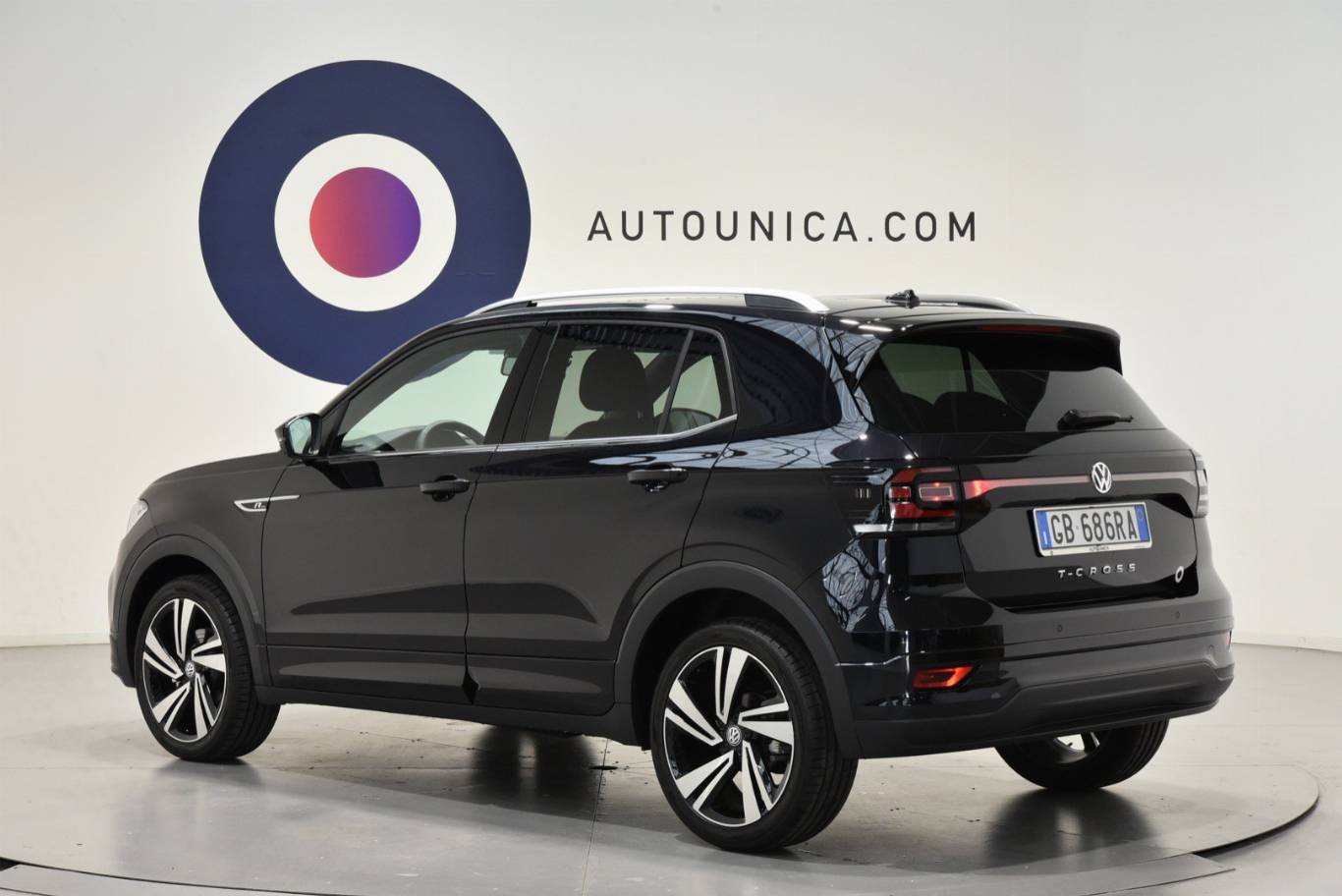 VOLKSWAGEN T-Cross 2