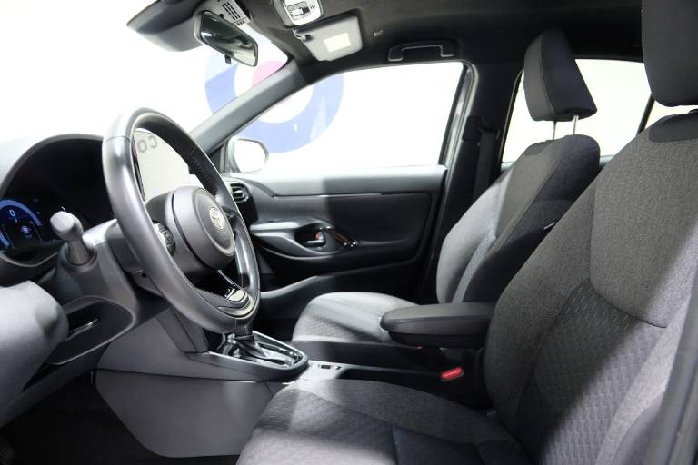 TOYOTA Yaris Cross 20