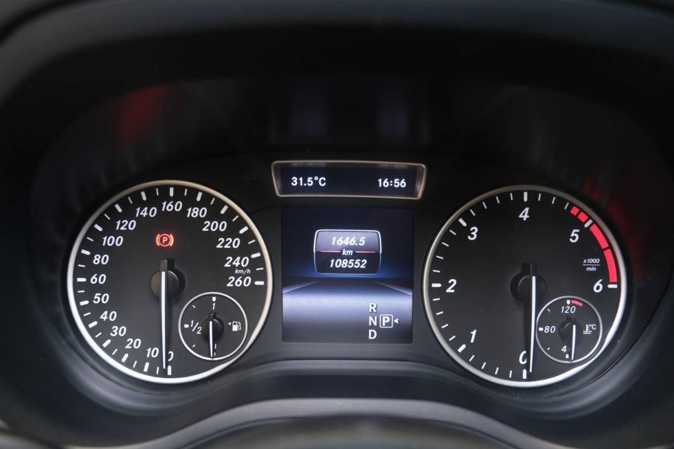 MERCEDES-BENZ B 180 8