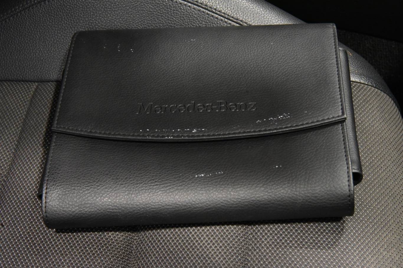 MERCEDES-BENZ E 220 49