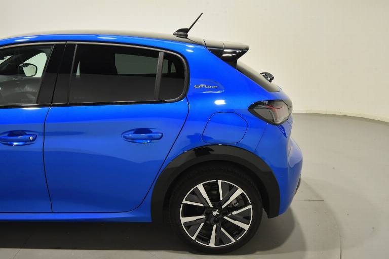 PEUGEOT 208 52