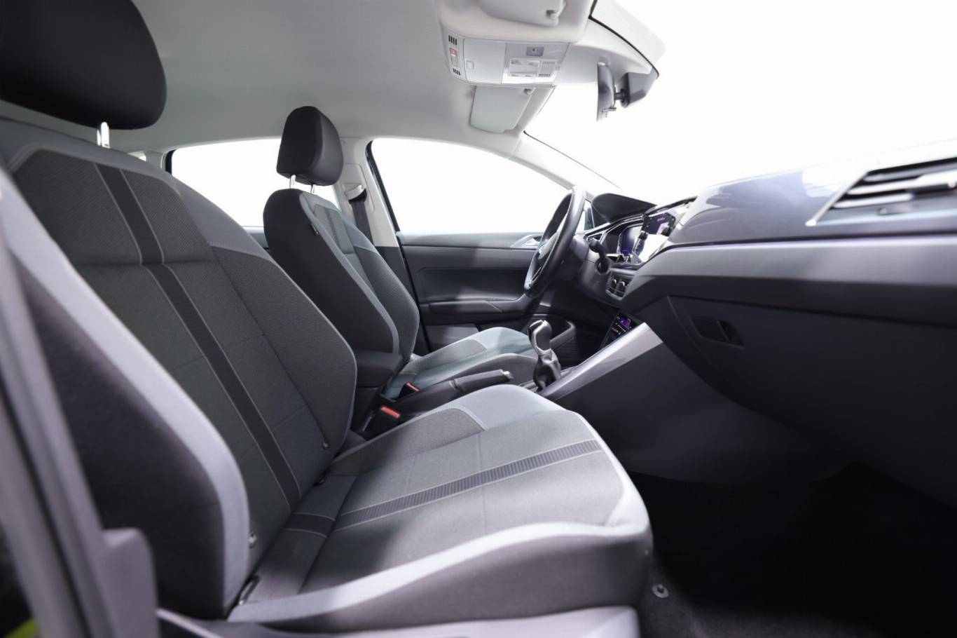 VOLKSWAGEN Polo 48