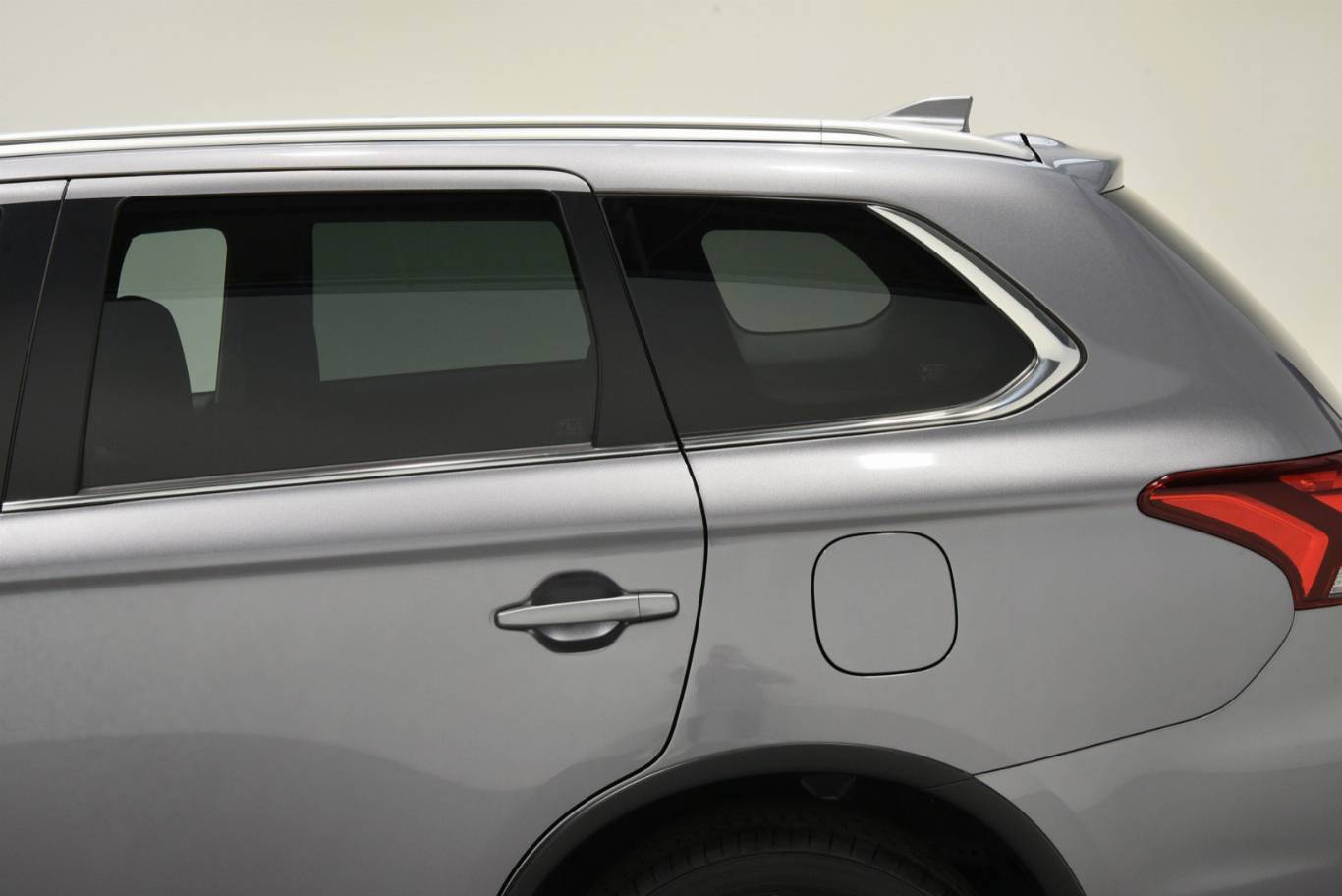 MITSUBISHI Outlander 57