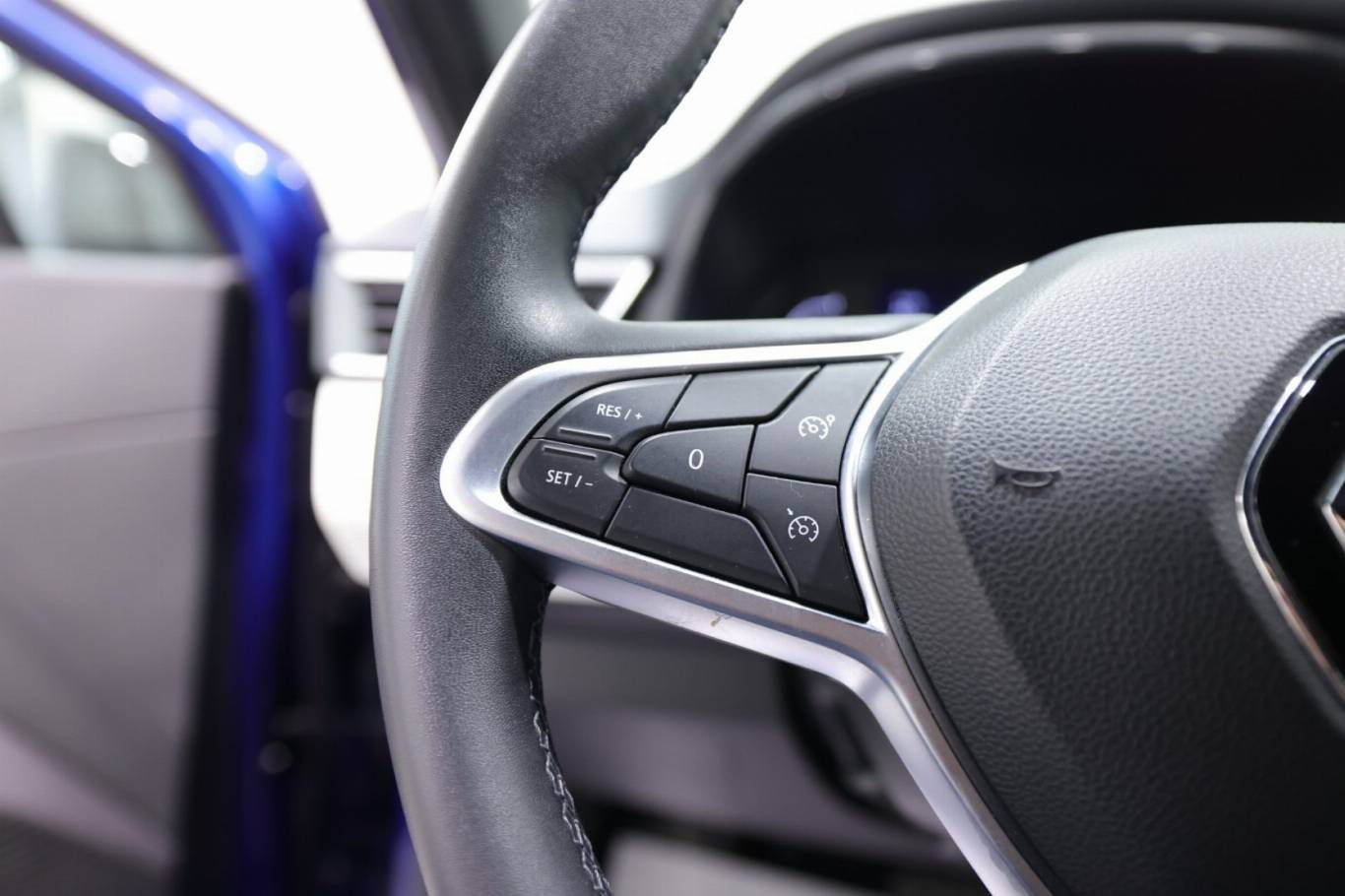 RENAULT Clio 20