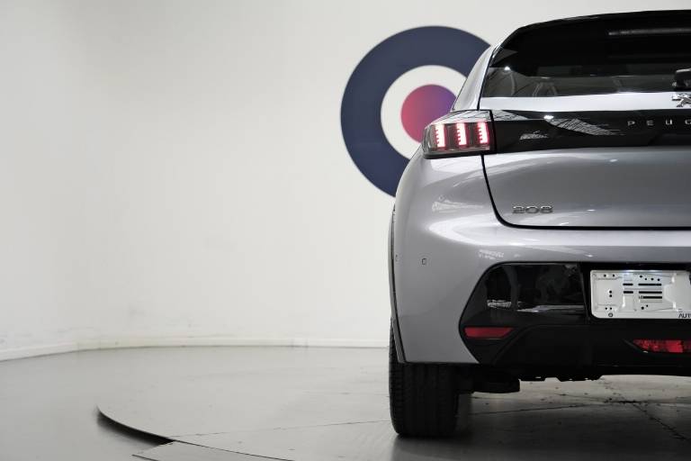 PEUGEOT 208 63