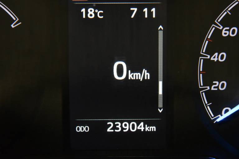 TOYOTA Yaris 25