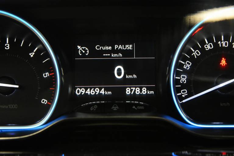 PEUGEOT 2008 24