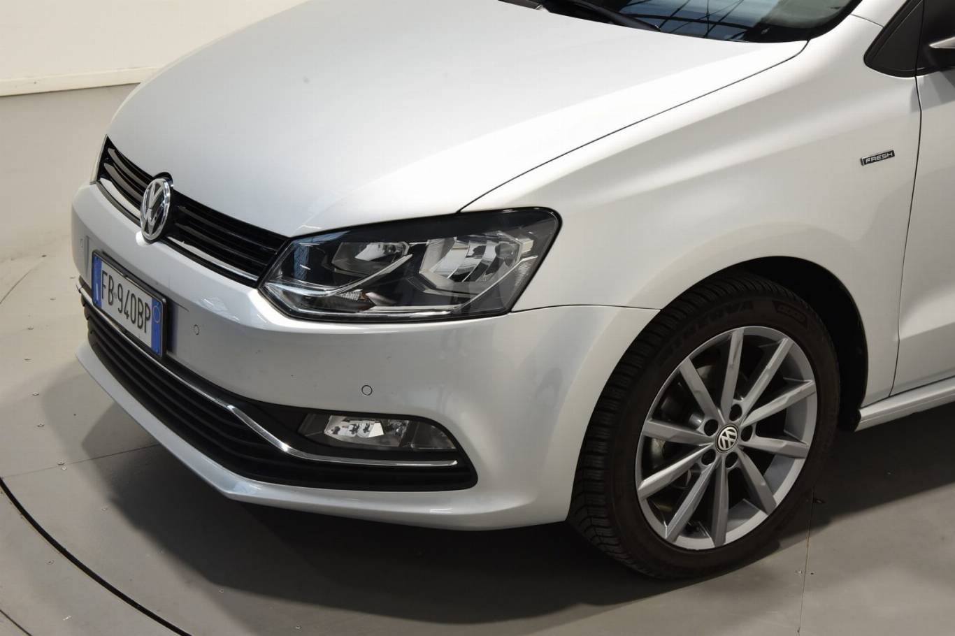 VOLKSWAGEN Polo 35