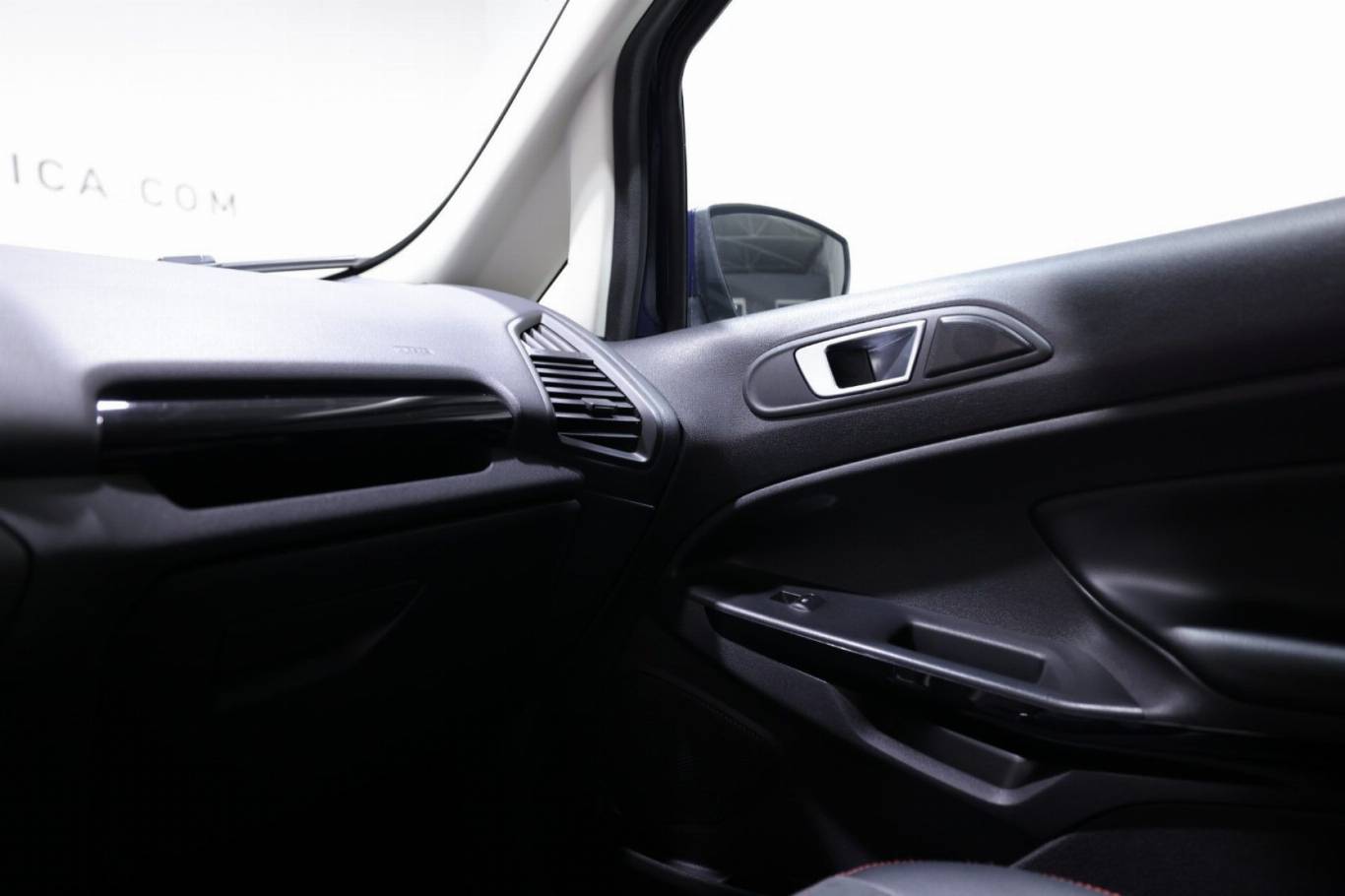 FORD EcoSport 23