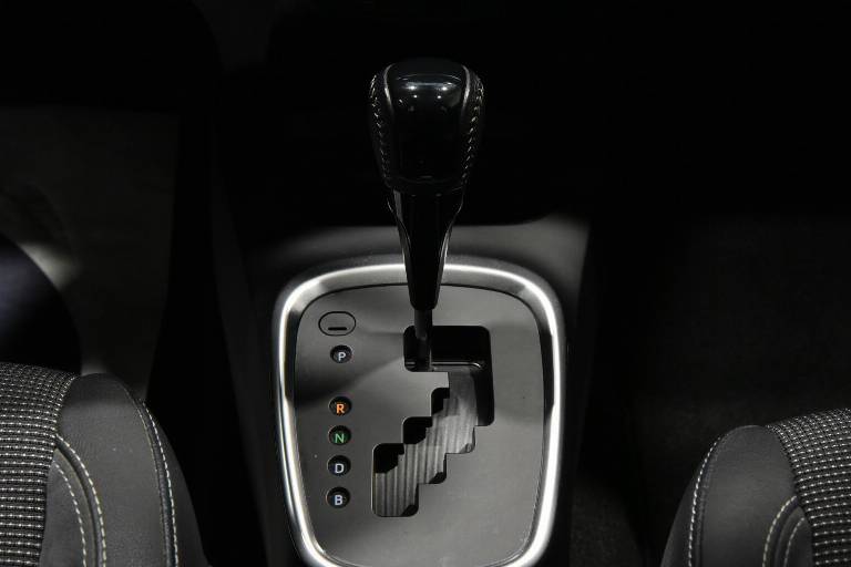 TOYOTA Yaris 13