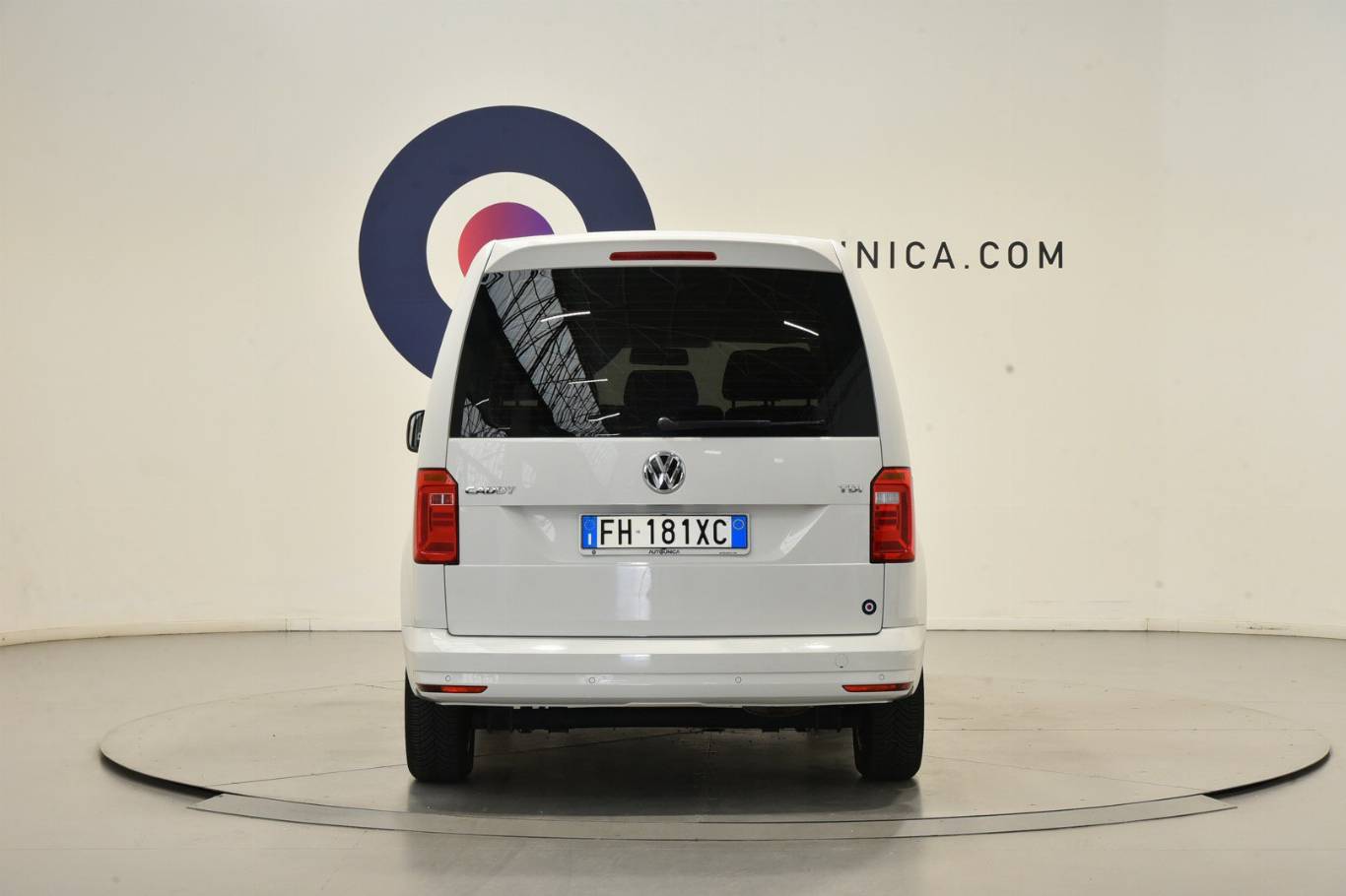 VOLKSWAGEN Caddy 6