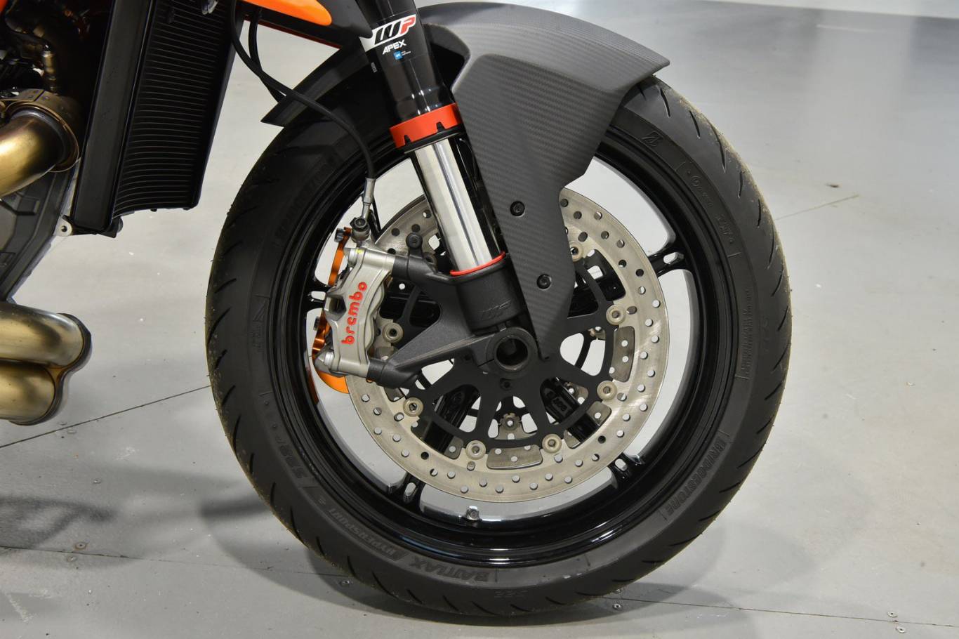 KTM 1290 Super Duke R 31