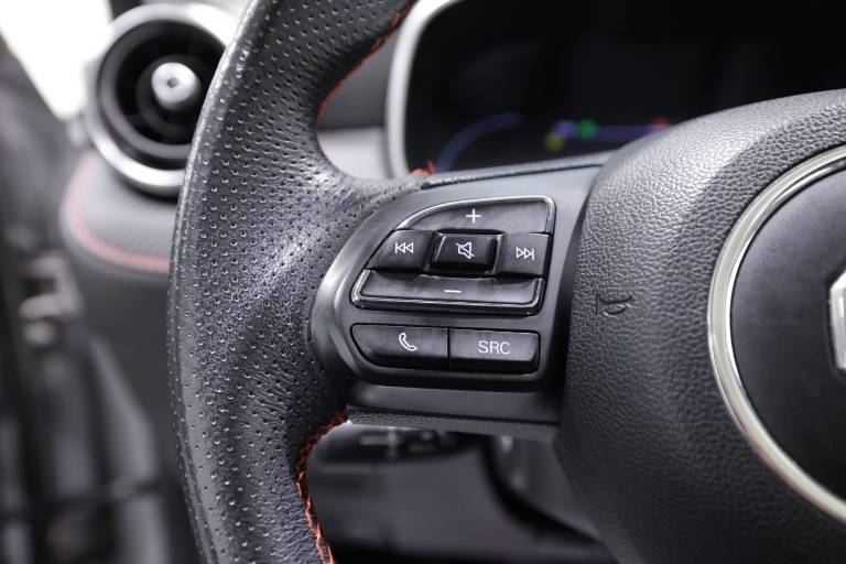 MG ZS 21