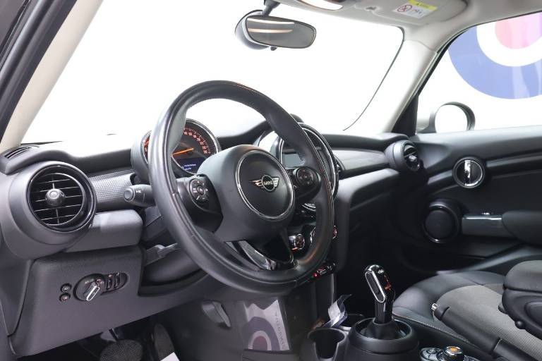 MINI Cooper 5