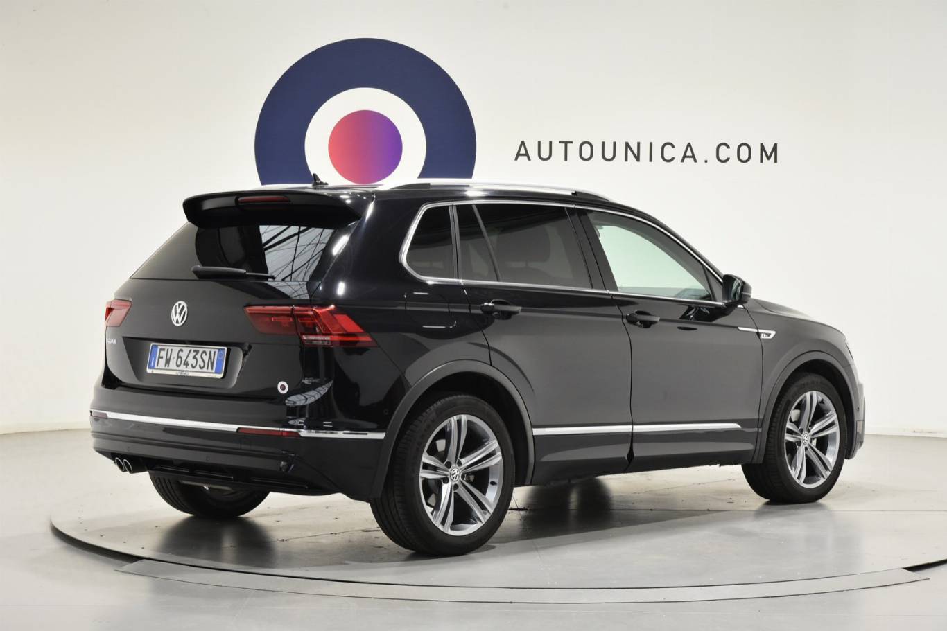 VOLKSWAGEN Tiguan 30