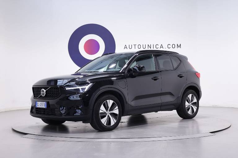 VOLVO XC40 1