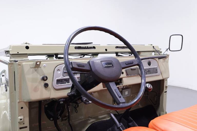 TOYOTA Land Cruiser 5