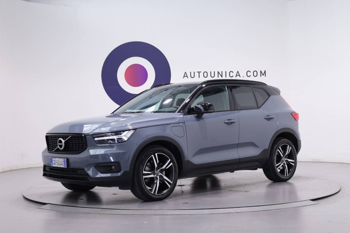 VOLVO XC40