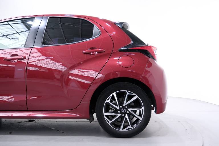 TOYOTA Yaris 41