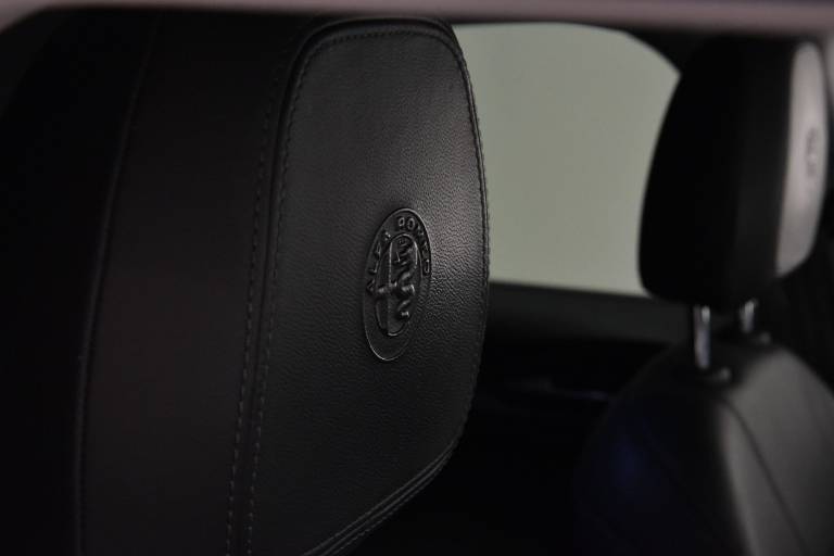 ALFA ROMEO Stelvio 29