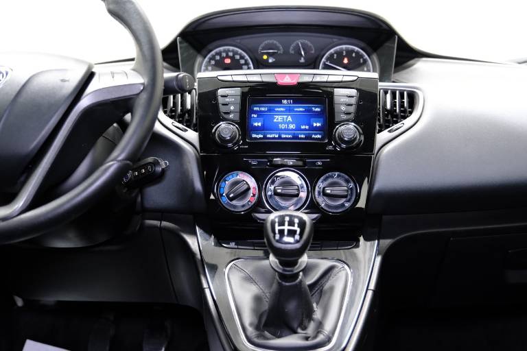 LANCIA Ypsilon 36