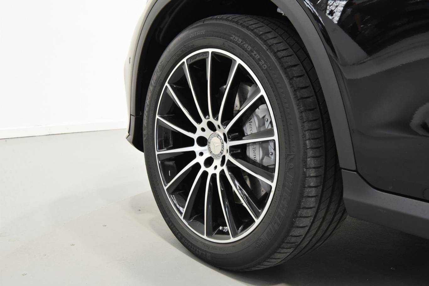 MERCEDES-BENZ GLC 220 9