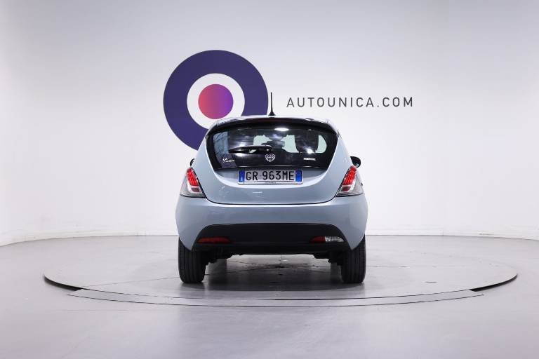 LANCIA Ypsilon 16