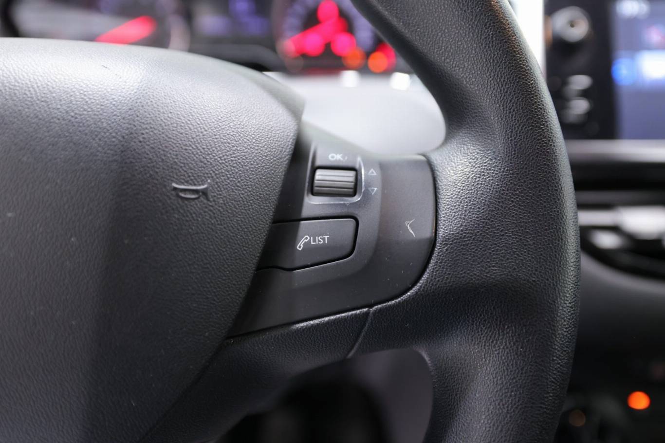 PEUGEOT 208 20