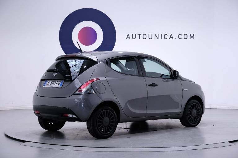 LANCIA Ypsilon 14