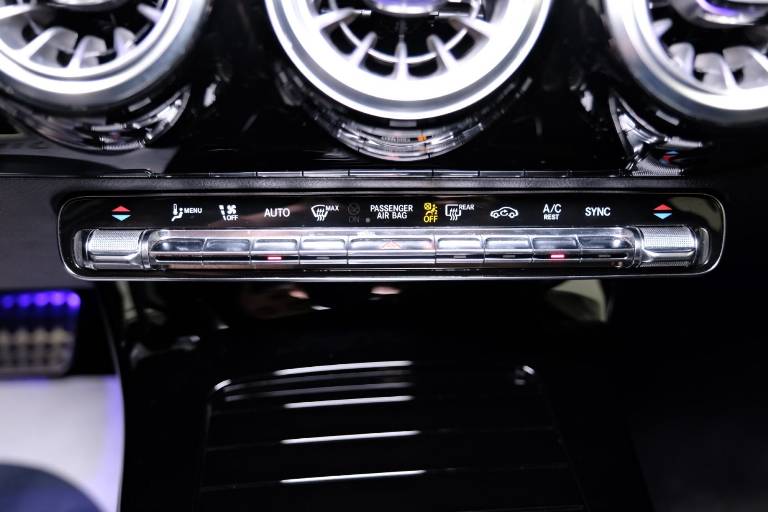 MERCEDES-BENZ A 180 27