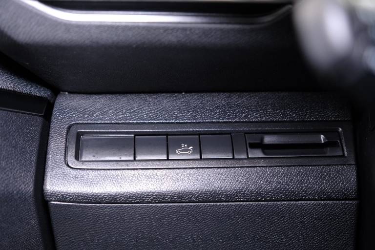 PEUGEOT 3008 28