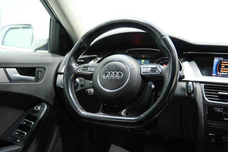 AUDI A4 40