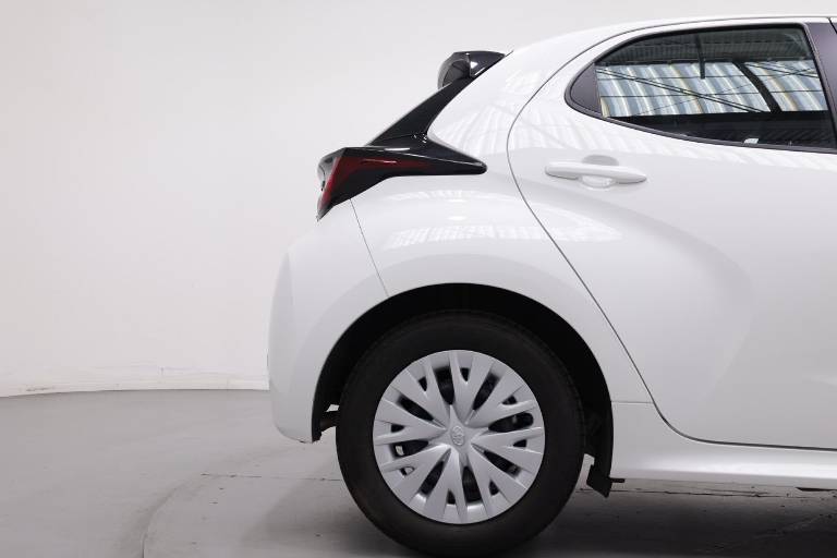 TOYOTA Yaris 40