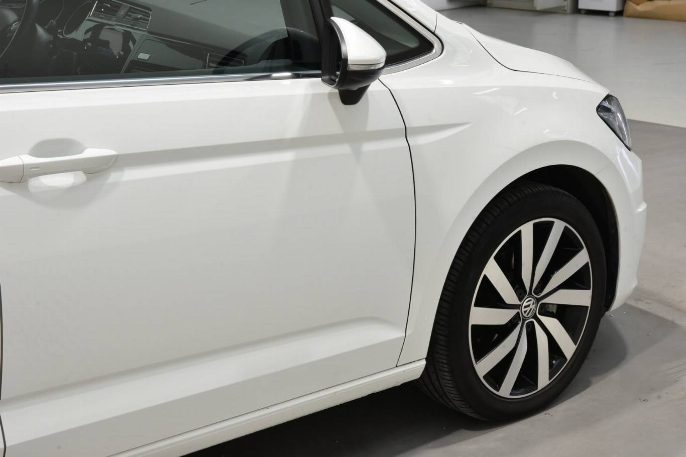 VOLKSWAGEN Touran 45