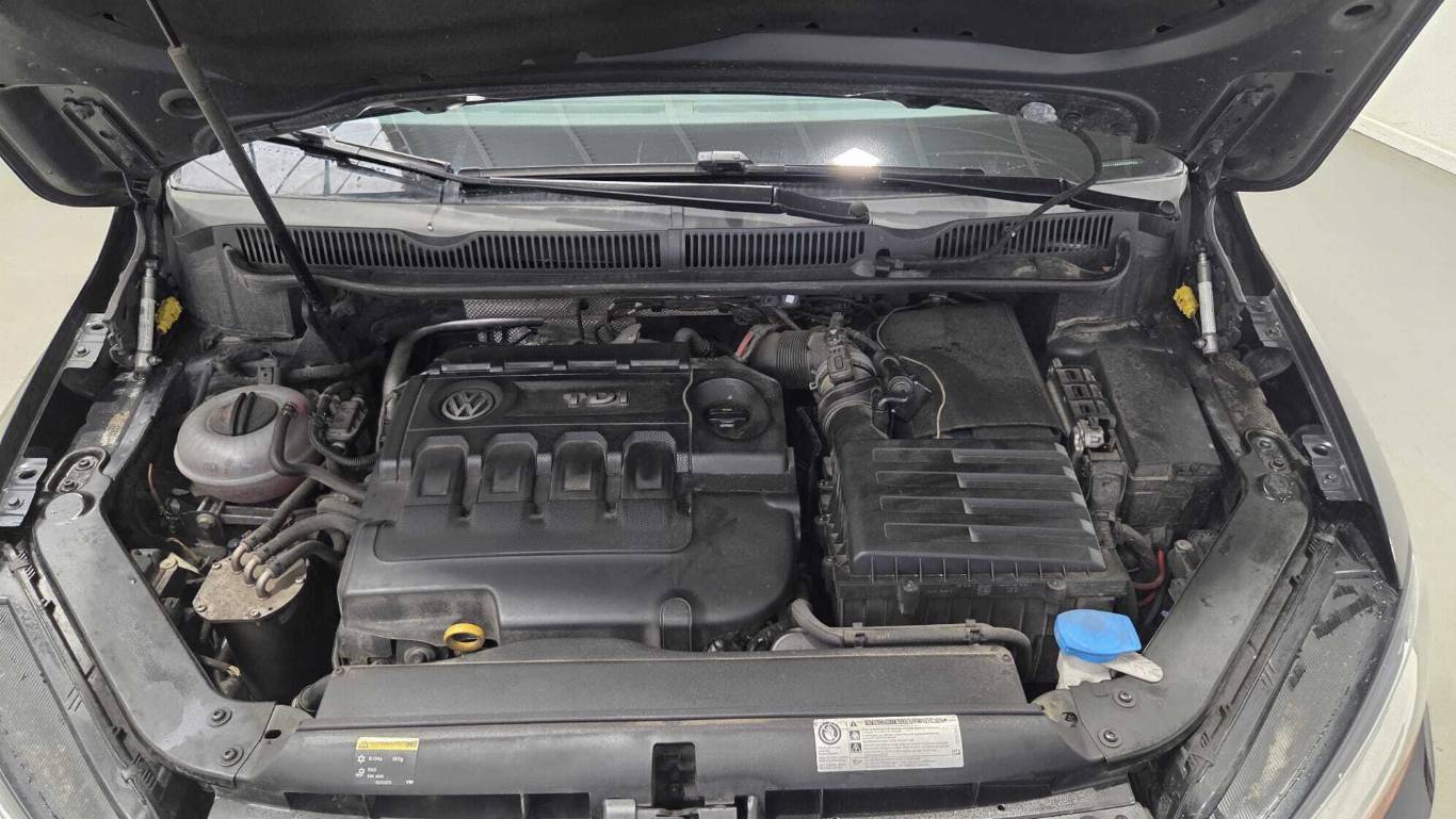 VOLKSWAGEN Touran 20