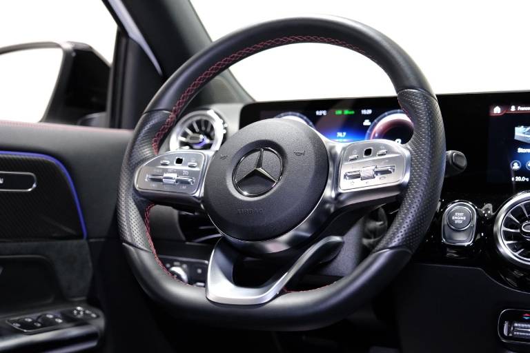 MERCEDES-BENZ GLA 48