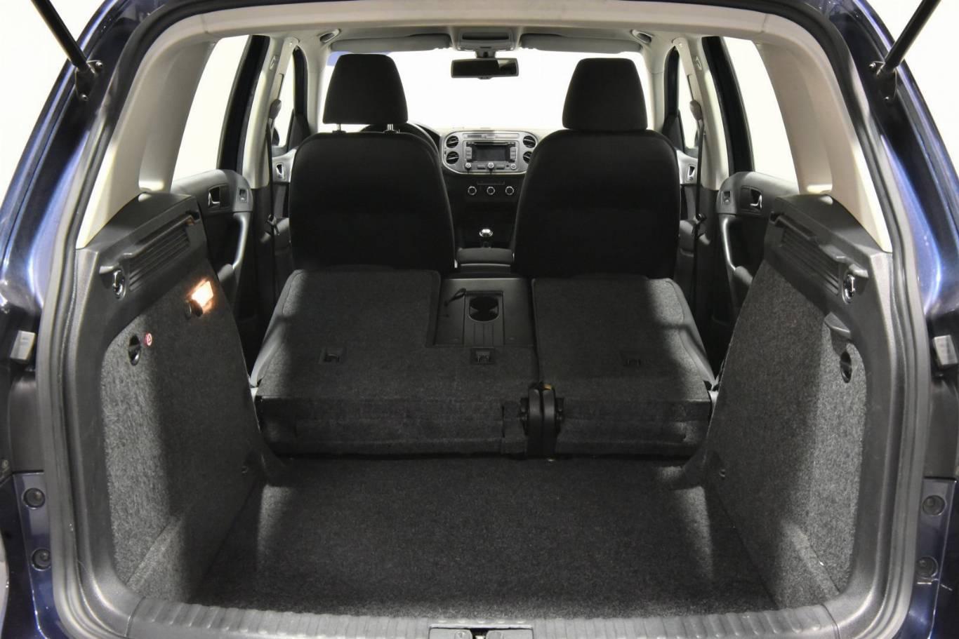 VOLKSWAGEN Tiguan 11