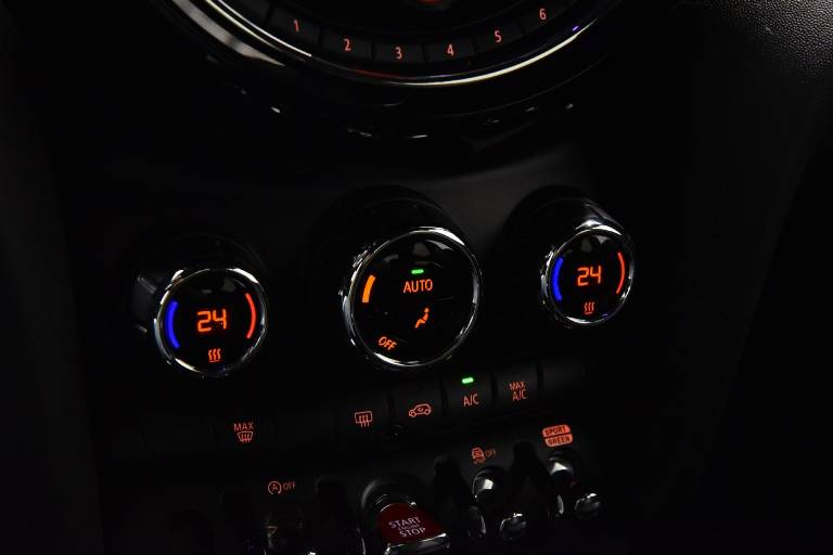 MINI Cooper D 11